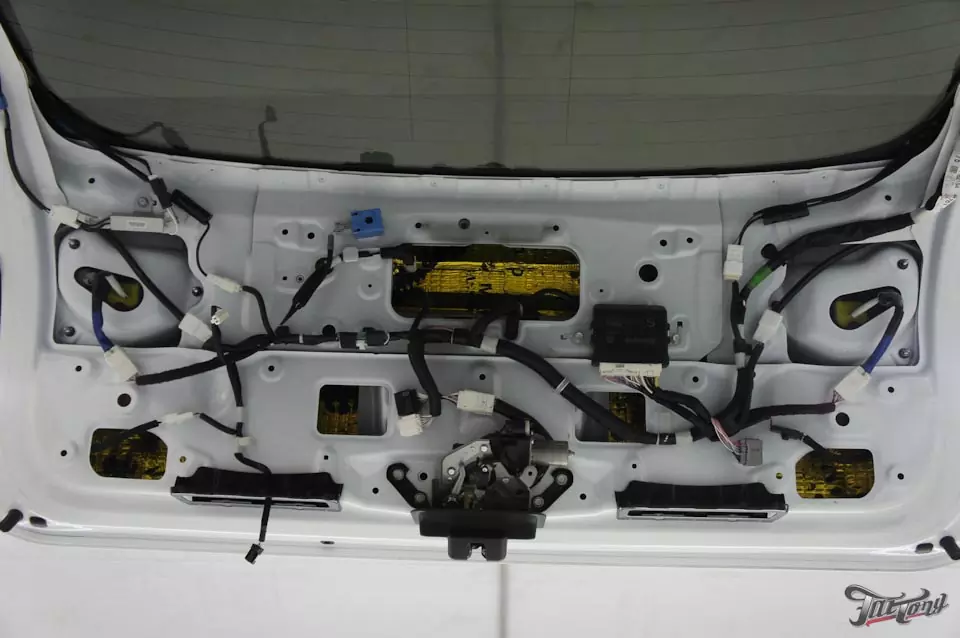 BMW X3. Комплексная шумоизоляция салона.
